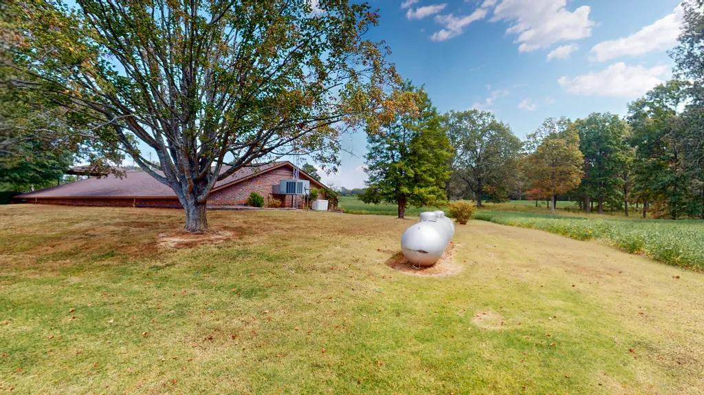 7146 Kirksey Highway Benton KY 42025