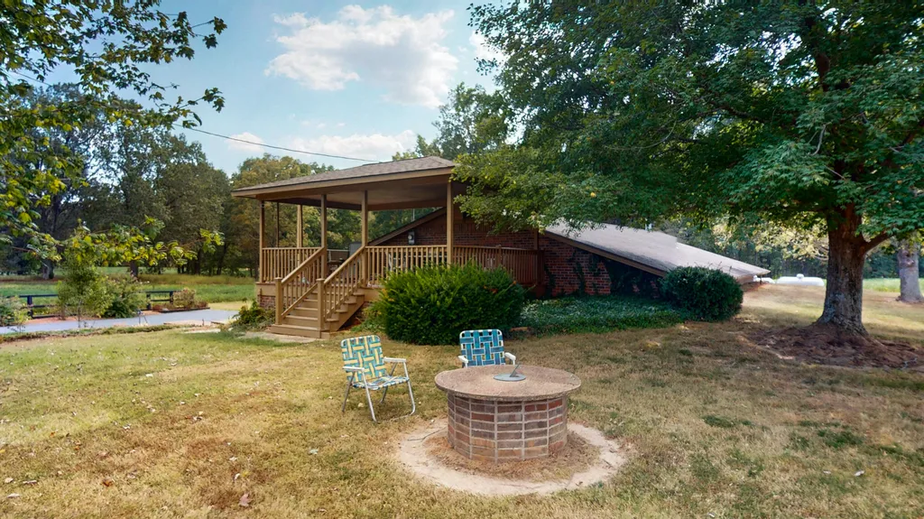 7146 Kirksey Highway Benton KY 42025