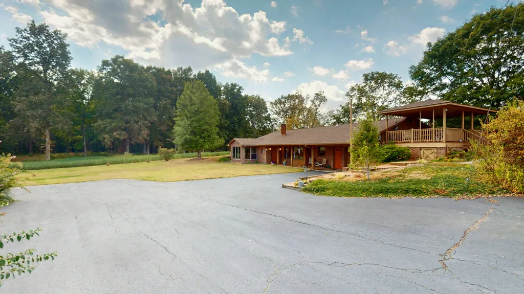 7146 Kirksey Highway Benton KY 42025