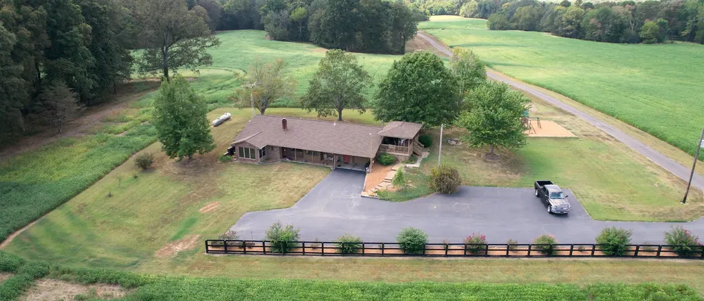 7146 Kirksey Highway Benton KY 42025