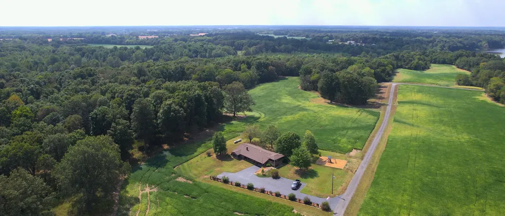 7146 Kirksey Highway Benton KY 42025