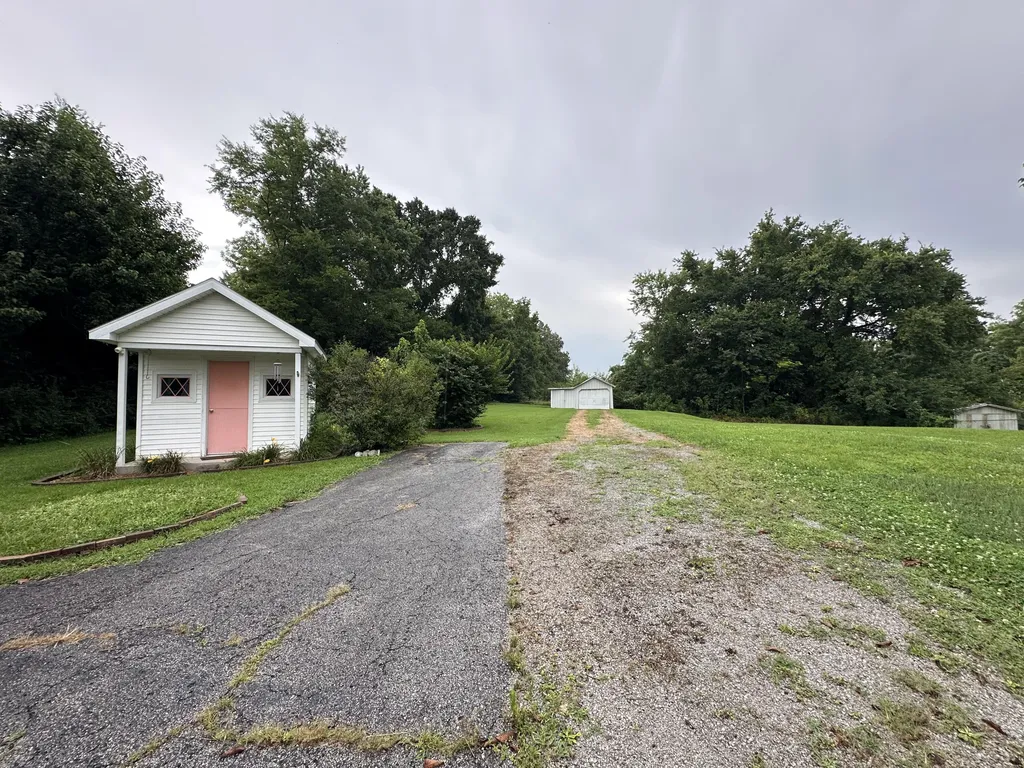 636 Madisonville Street Princeton KY 42445