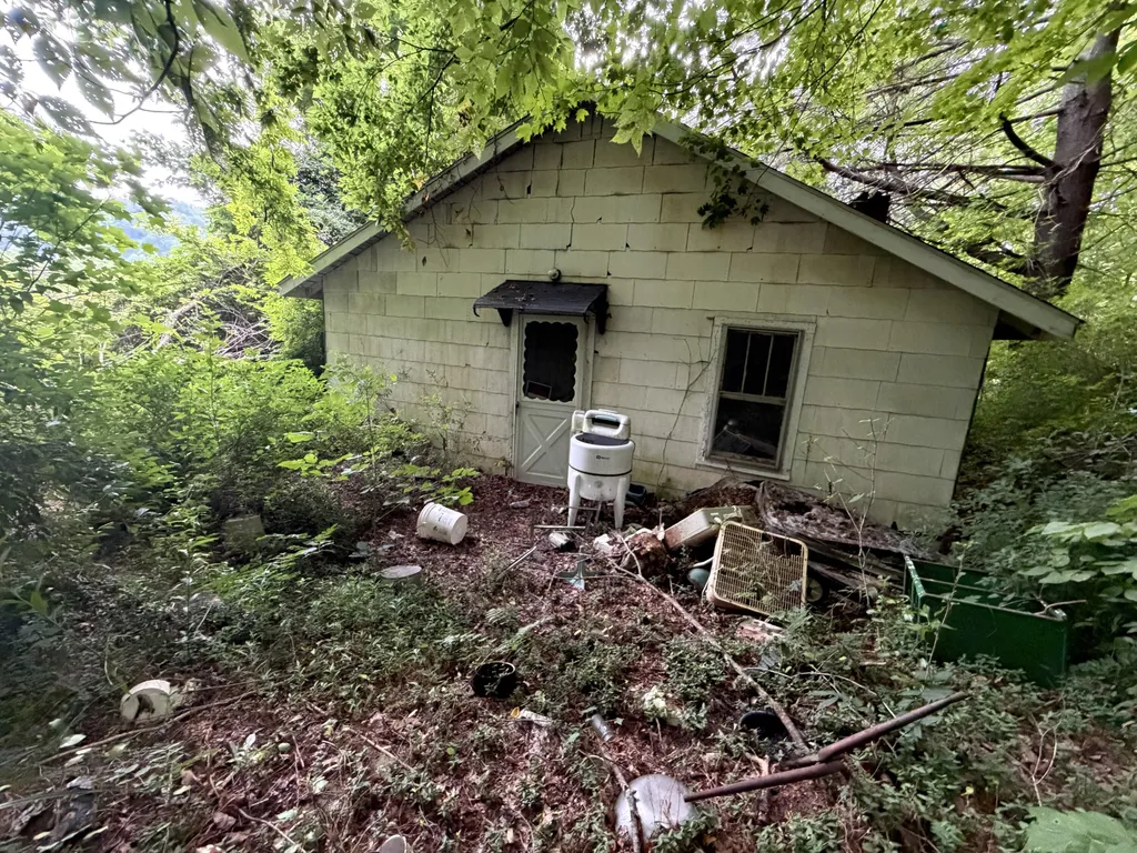 2 Black Powder Lane Salyersville KY 41465