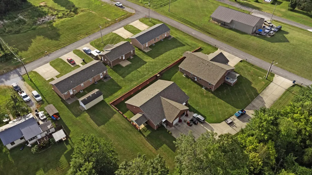 1223/1233 Clyde Elrod Avenue Kevil KY 42053