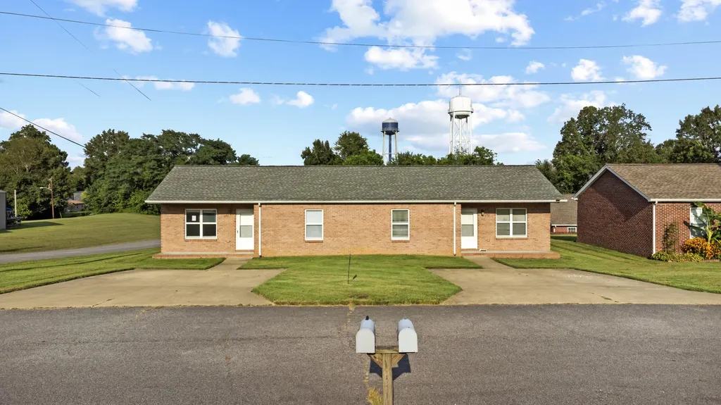 1223/1233 Clyde Elrod Avenue Kevil KY 42053