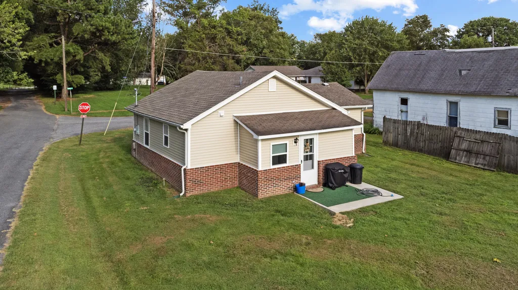 1223/1233 Clyde Elrod Avenue Kevil KY 42053