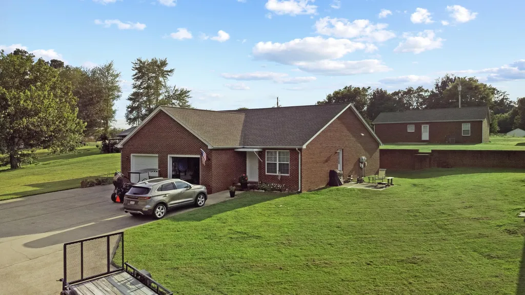 1223/1233 Clyde Elrod Avenue Kevil KY 42053