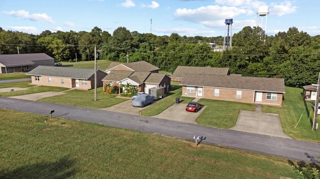 1223/1233 Clyde Elrod Avenue Kevil KY 42053