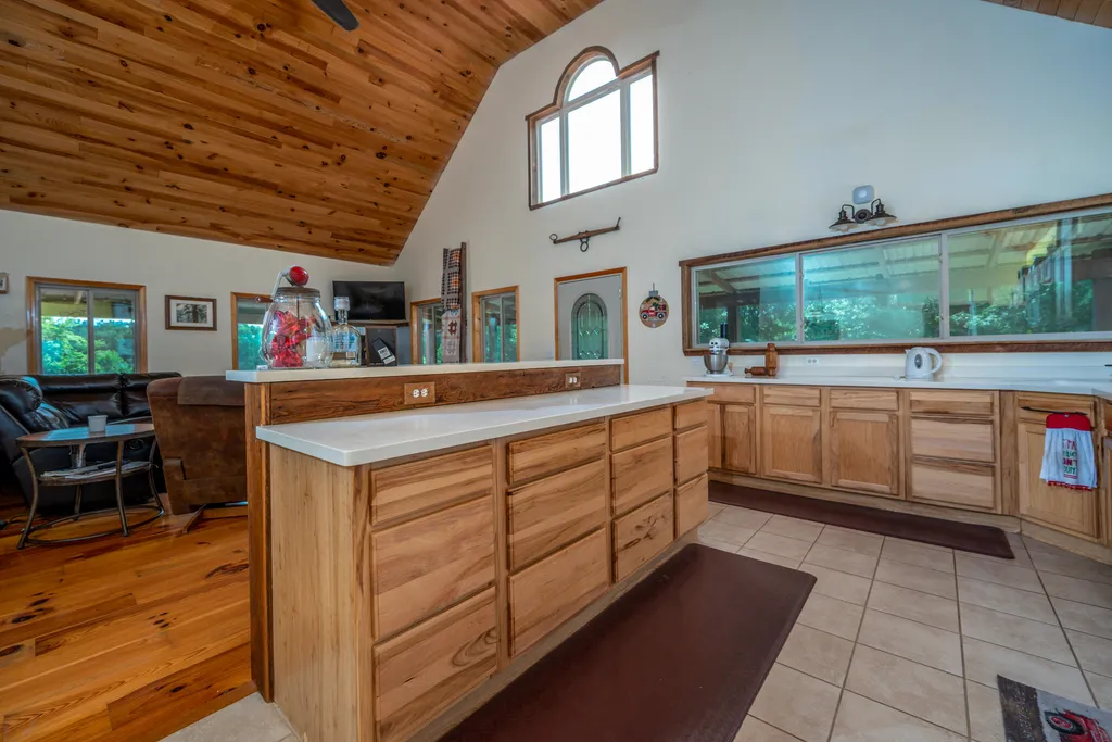 575 Ellington Road Morehead KY 40351