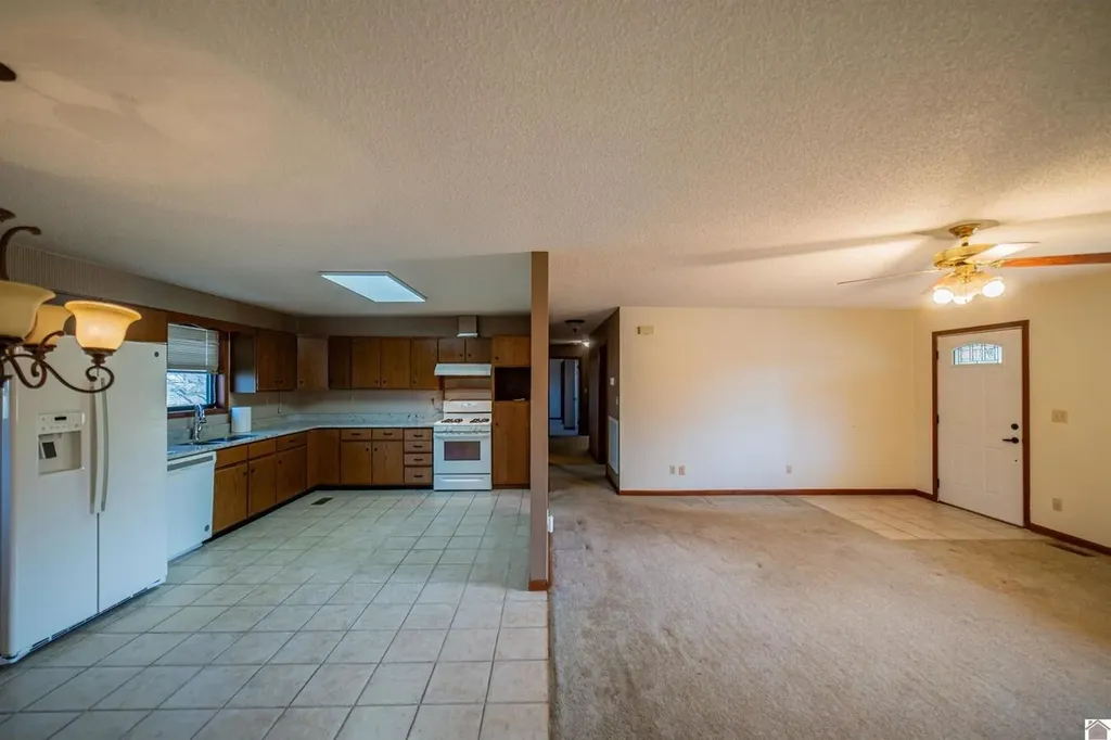 91 Thorn Road Gilbertsville KY 42044
