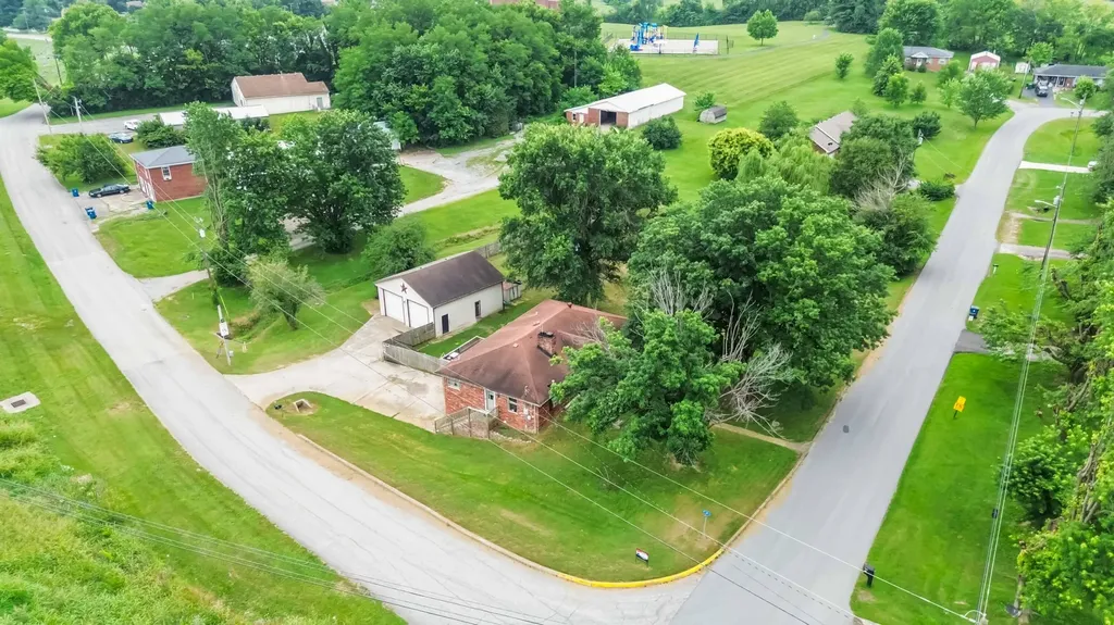204 Liddell Street Perryville KY 40468