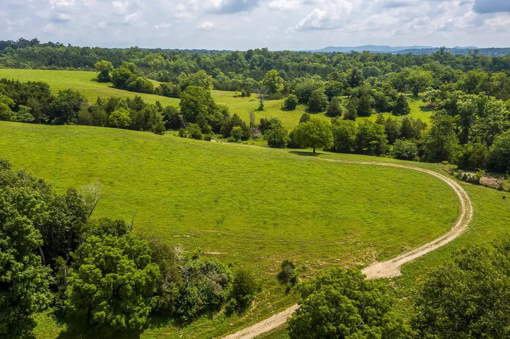 380 Howard Creek Road Winchester KY 40391