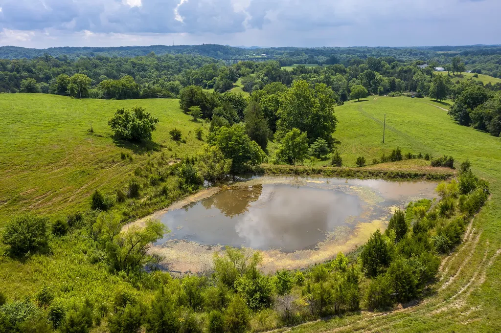 380 Howard Creek Road Winchester KY 40391
