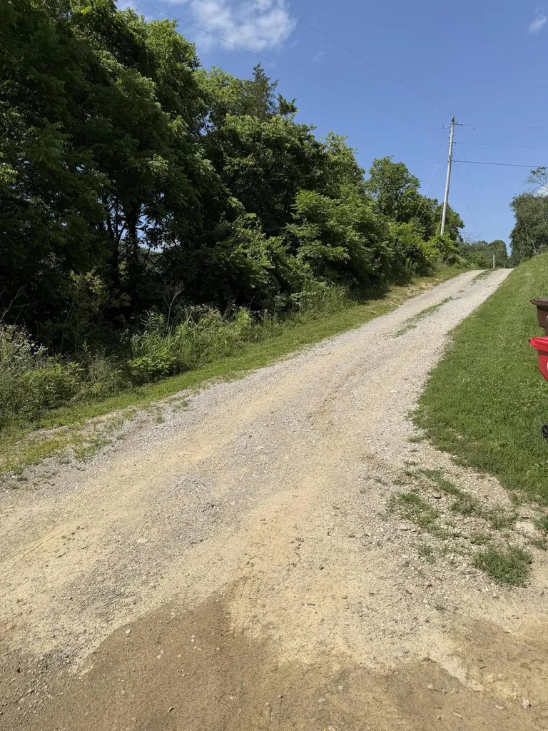 380 Howard Creek Road Winchester KY 40391