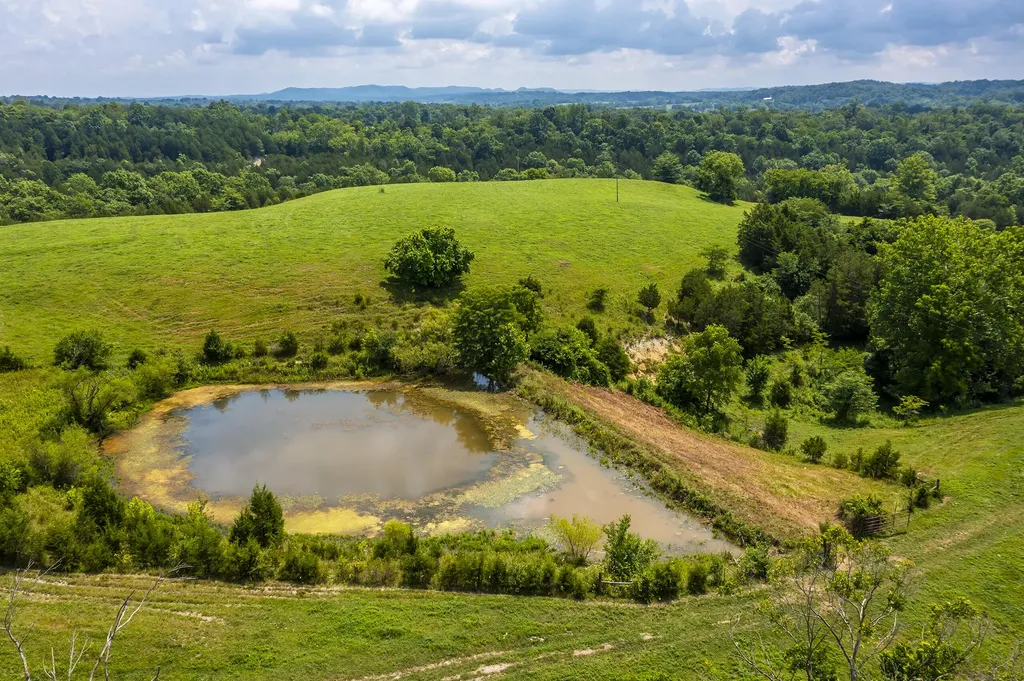 380 Howard Creek Road Winchester KY 40391