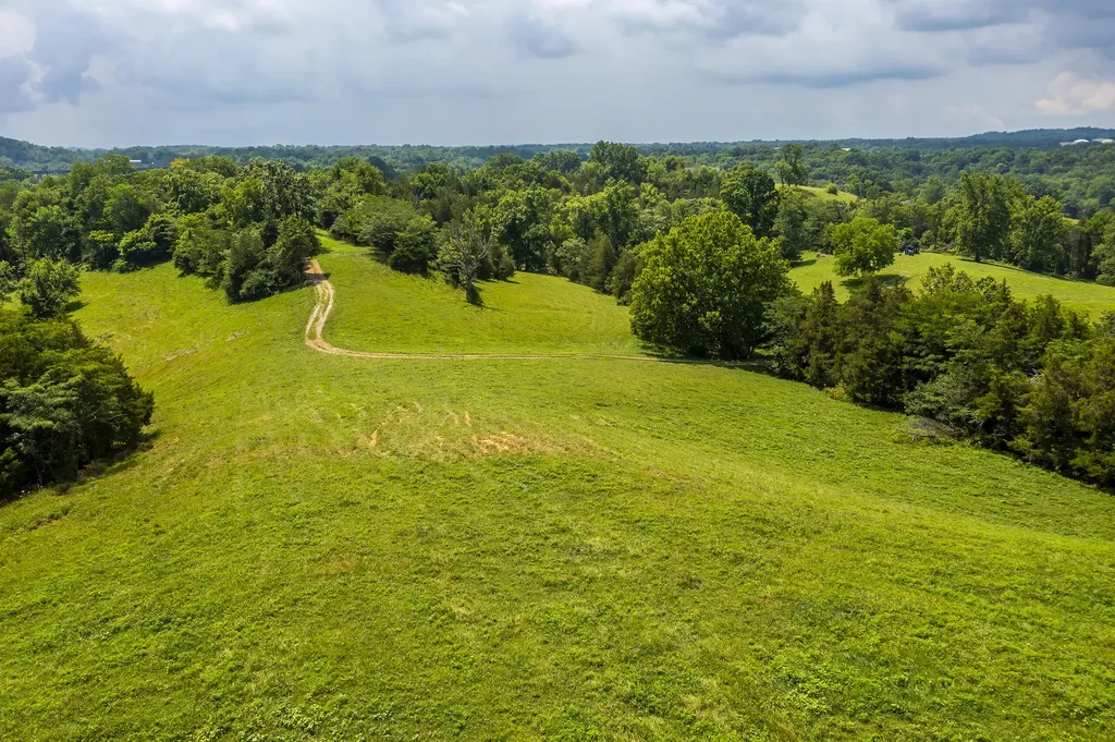 380 Howard Creek Road Winchester KY 40391