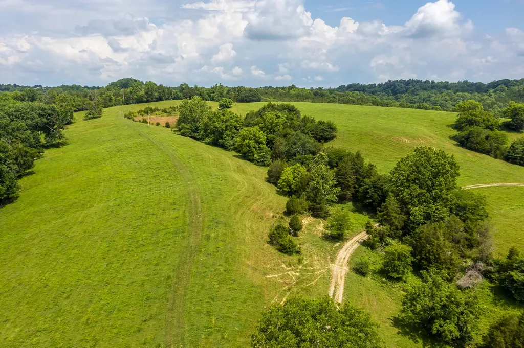 380 Howard Creek Road Winchester KY 40391