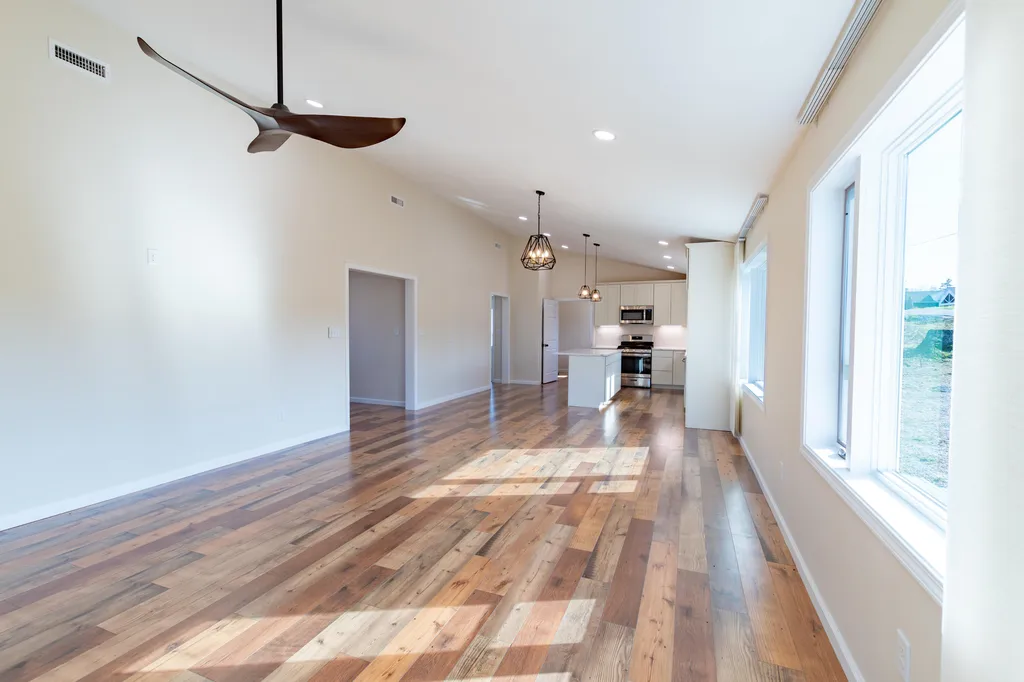 214 Kentucky Avenue Gilbertsville KY 42044