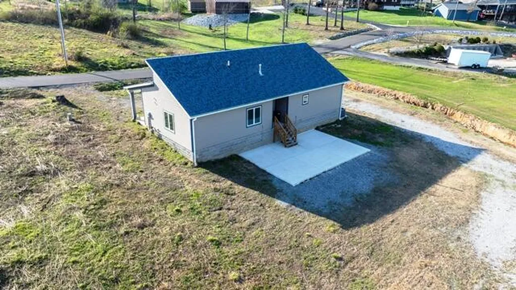 214 Kentucky Avenue Gilbertsville KY 42044