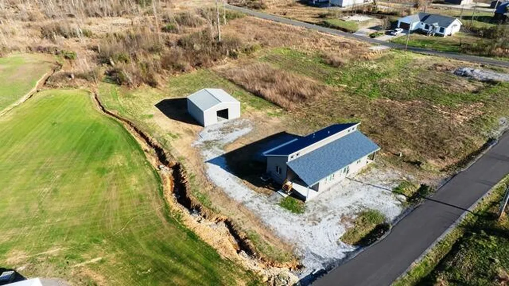 214 Kentucky Avenue Gilbertsville KY 42044