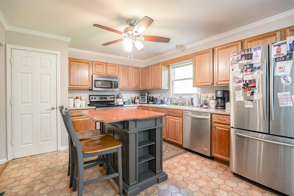 90 Jolly Roger Drive Hardin KY 42048