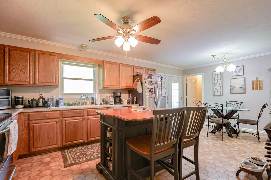 90 Jolly Roger Drive Hardin KY 42048