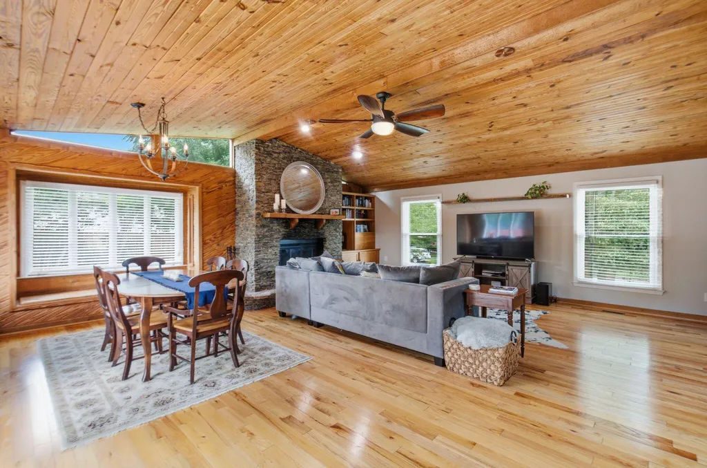 3303 Pimlico Parkway Lexington KY 40517