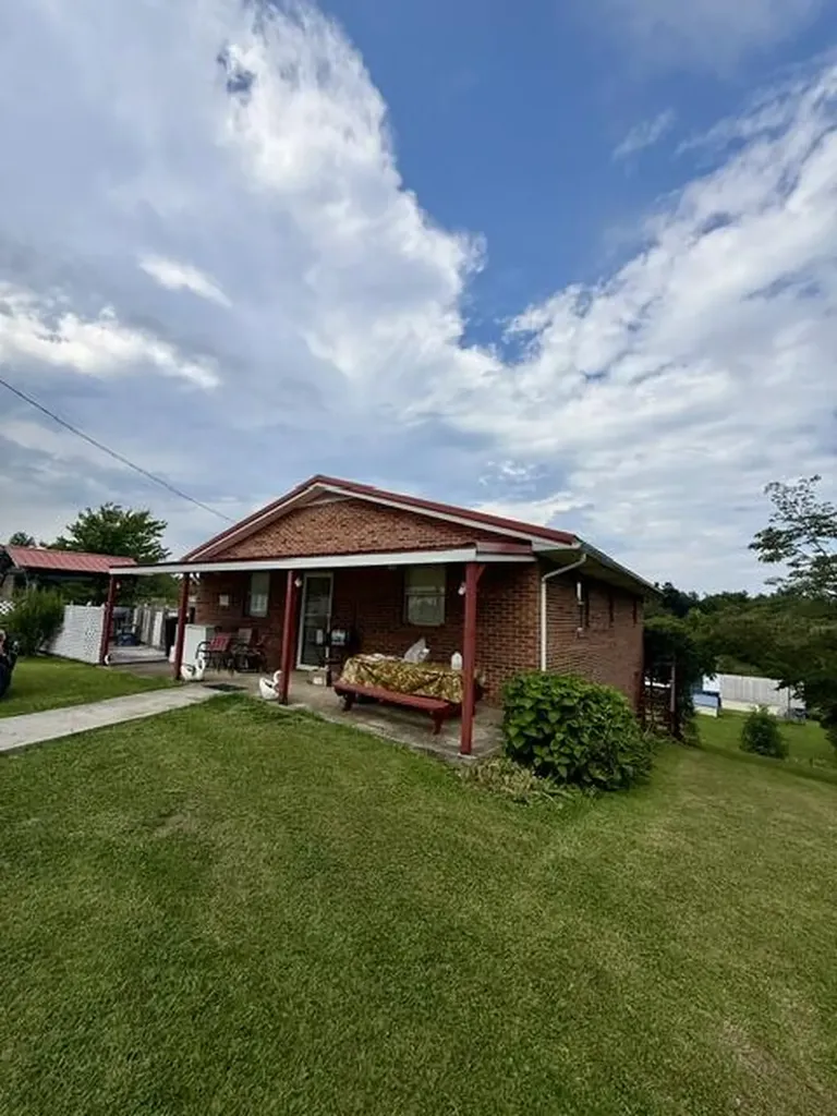 157 Deskins Lane Frenchburg KY 40322