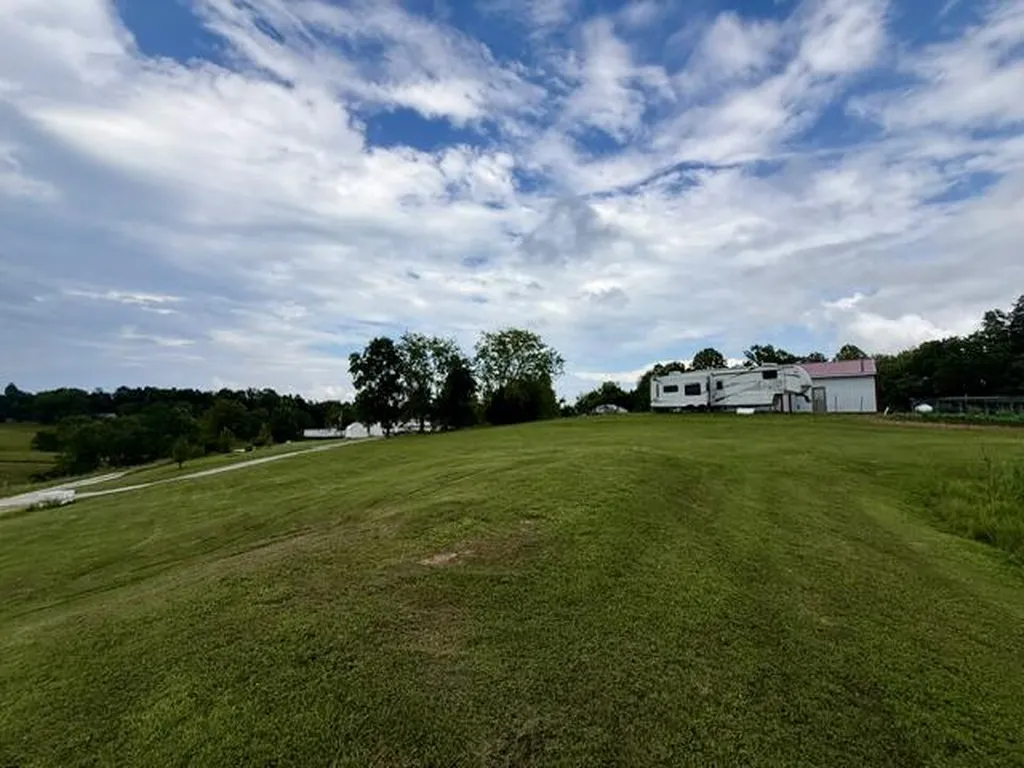 157 Deskins Lane Frenchburg KY 40322