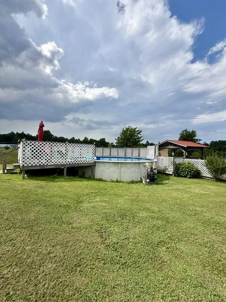 157 Deskins Lane Frenchburg KY 40322