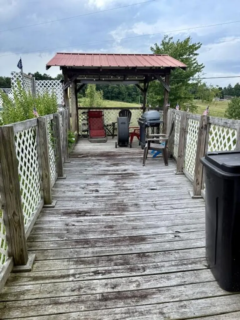157 Deskins Lane Frenchburg KY 40322