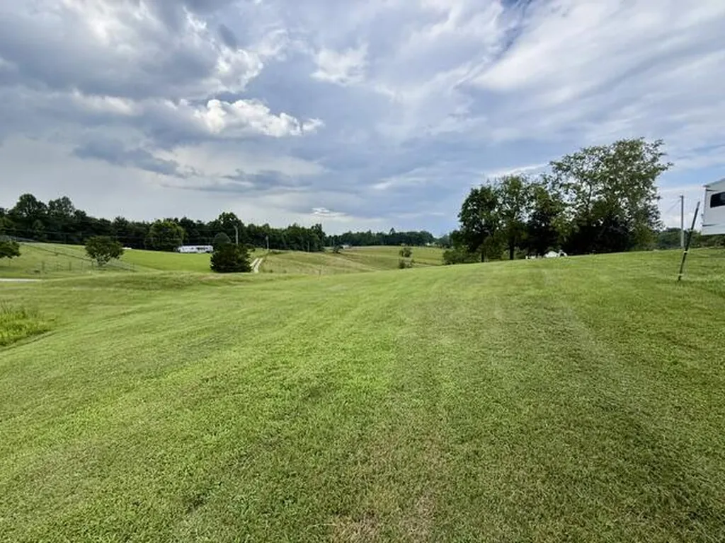 157 Deskins Lane Frenchburg KY 40322
