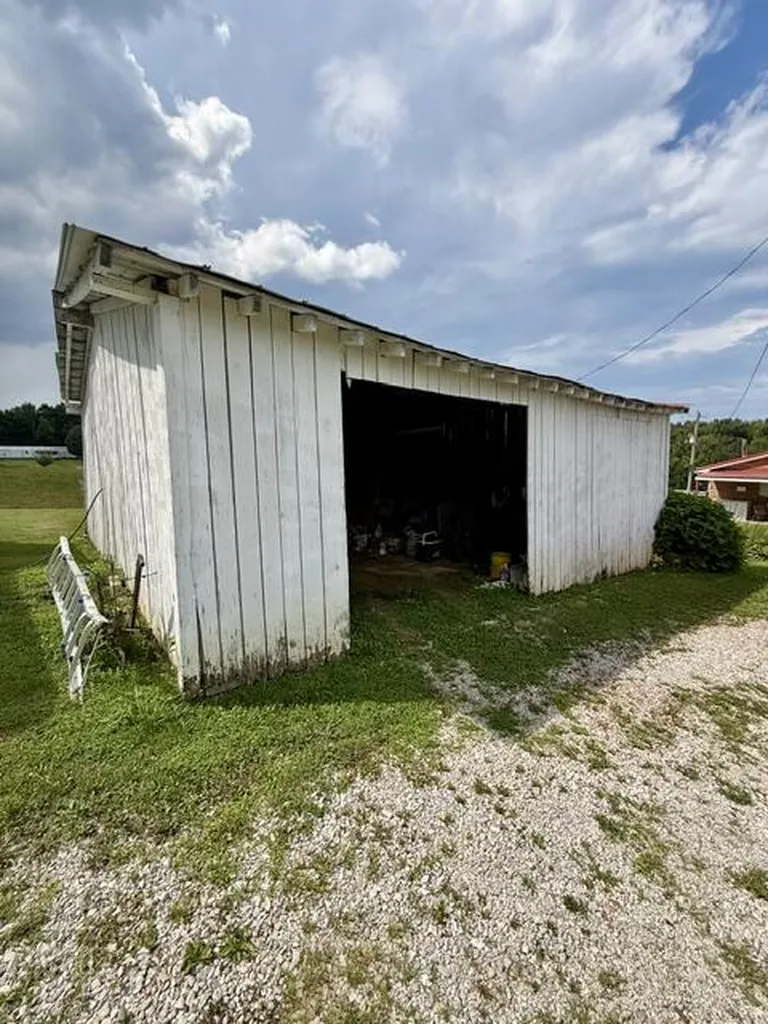 157 Deskins Lane Frenchburg KY 40322