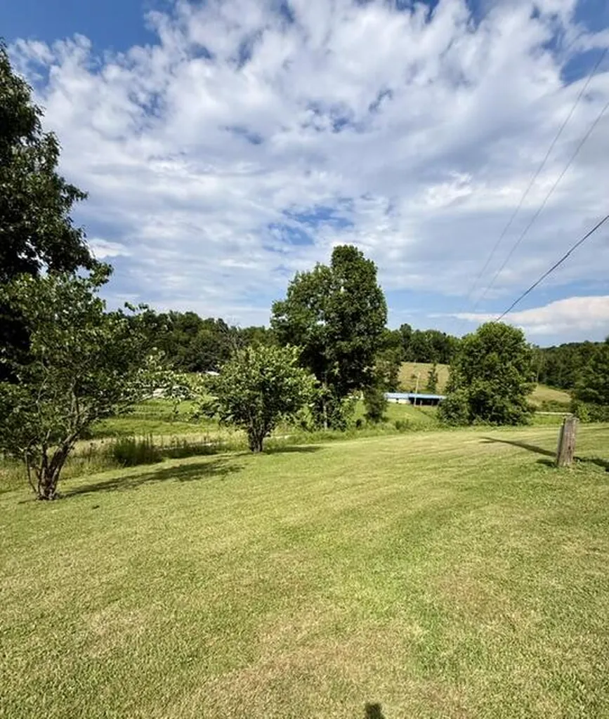 157 Deskins Lane Frenchburg KY 40322
