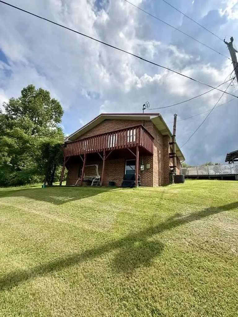 157 Deskins Lane Frenchburg KY 40322