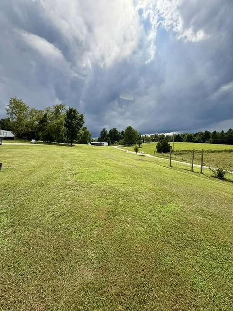 157 Deskins Lane Frenchburg KY 40322