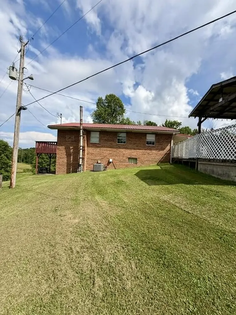 157 Deskins Lane Frenchburg KY 40322