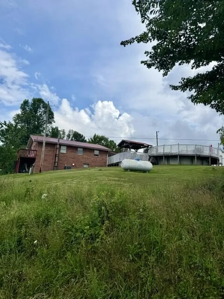 157 Deskins Lane Frenchburg KY 40322
