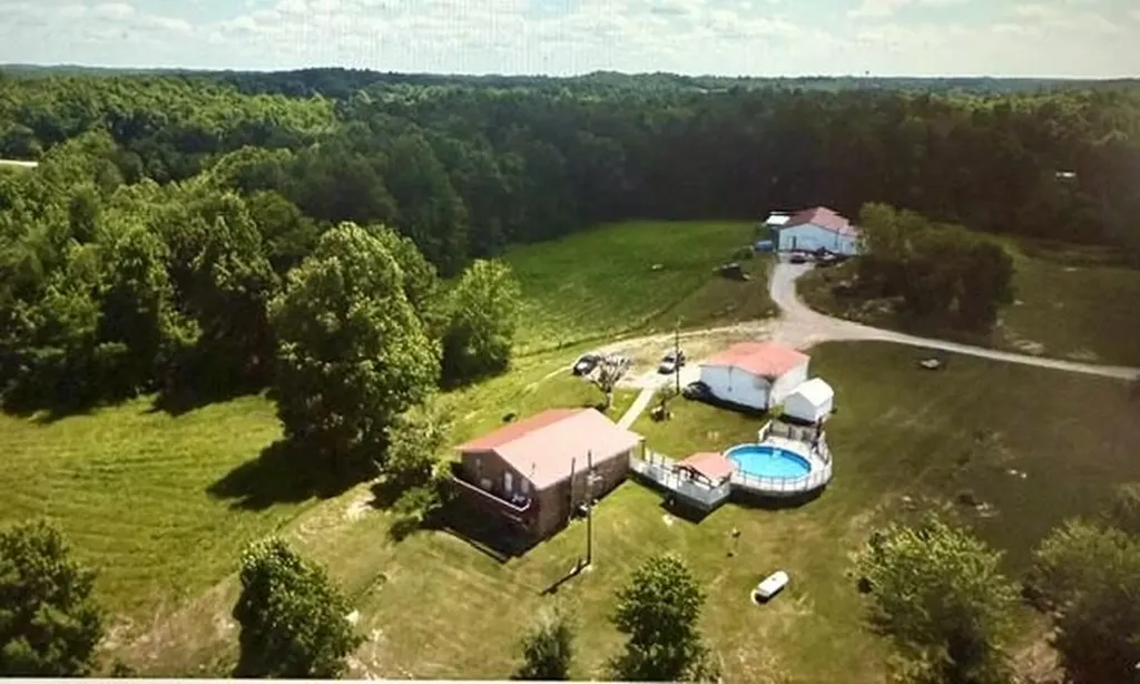 157 Deskins Lane Frenchburg KY 40322