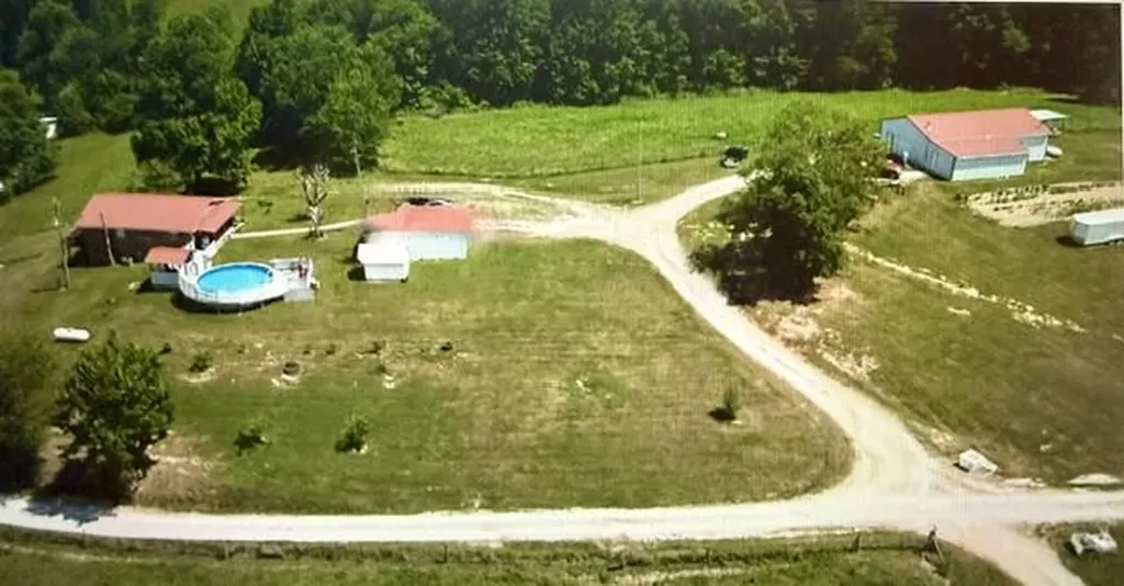 157 Deskins Lane Frenchburg KY 40322