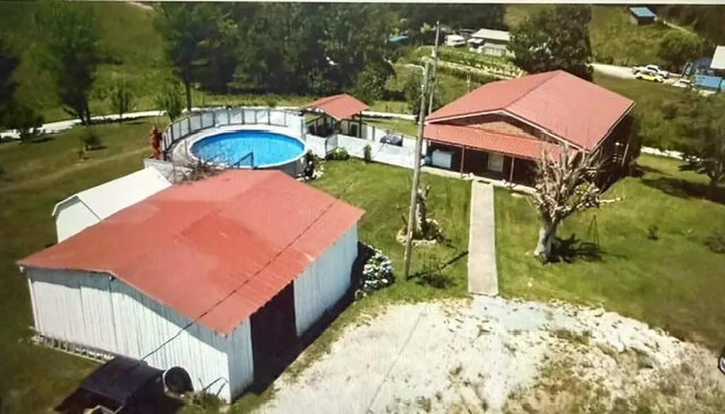 157 Deskins Lane Frenchburg KY 40322