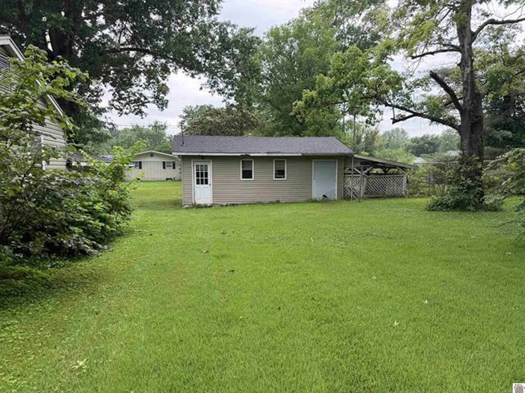 126 3rd Avenue Calvert City KY 42029
