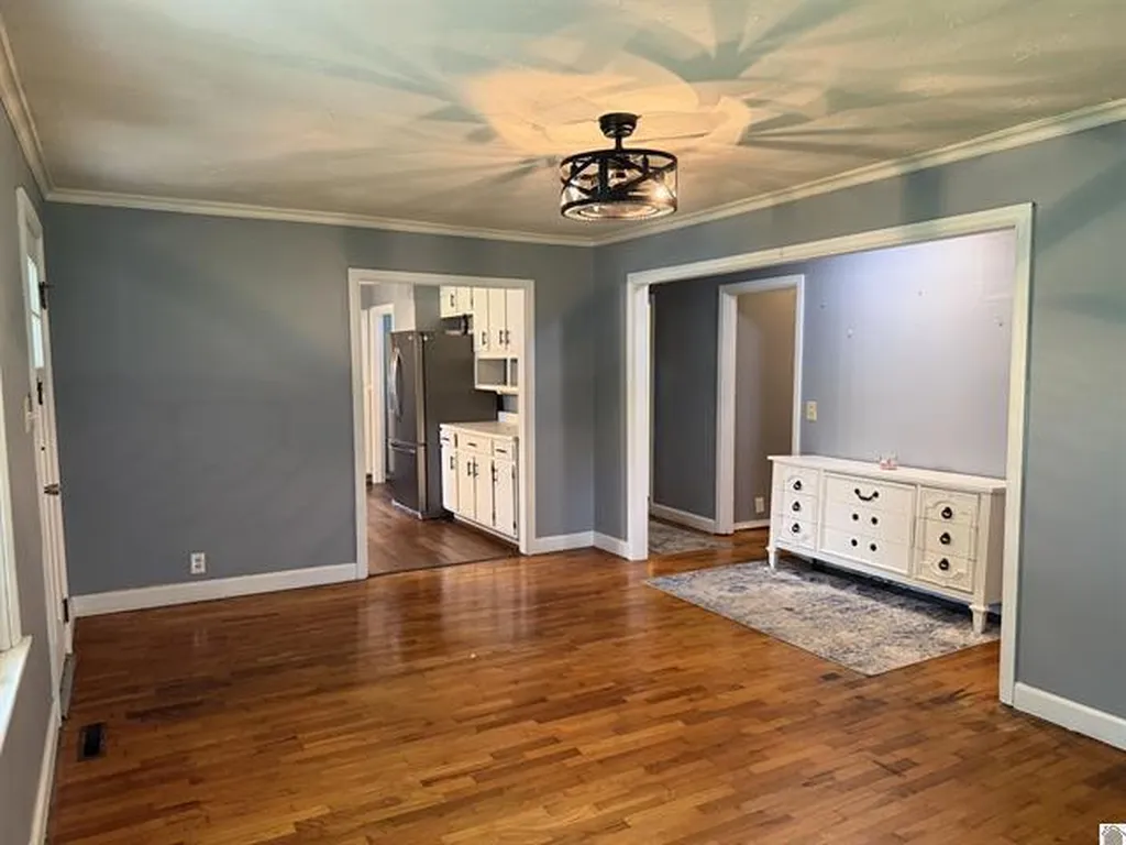 126 3rd Avenue Calvert City KY 42029