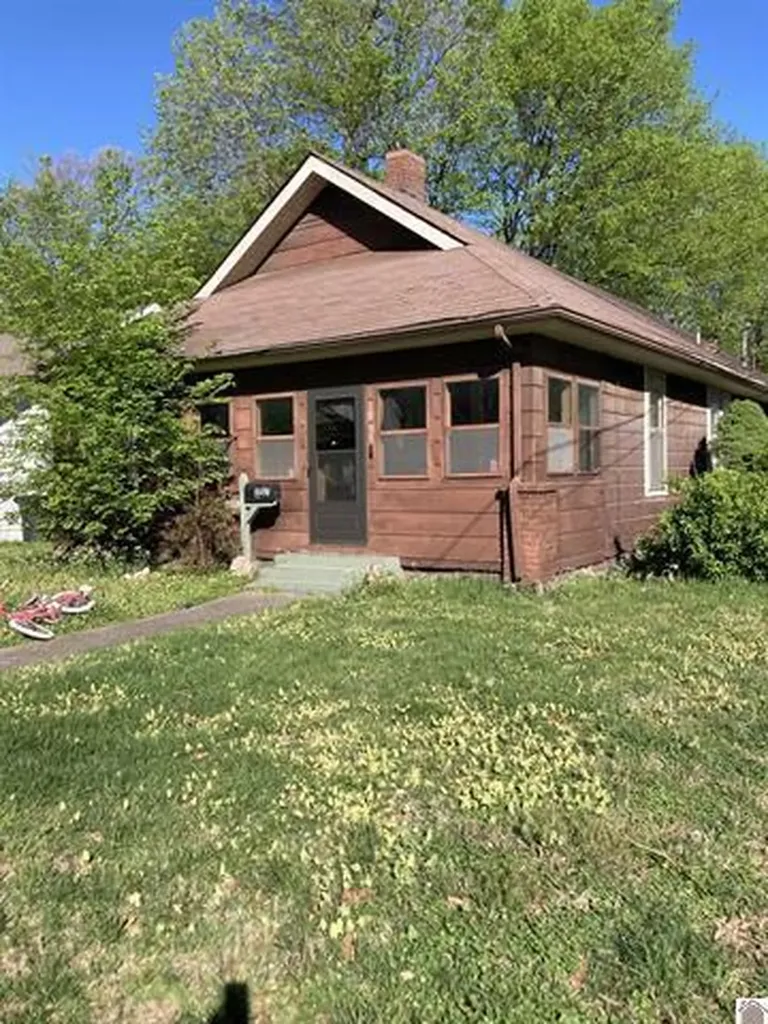 1907 Adams Street Paducah KY 42001