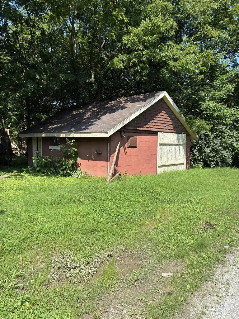 1907 Adams Street Paducah KY 42001