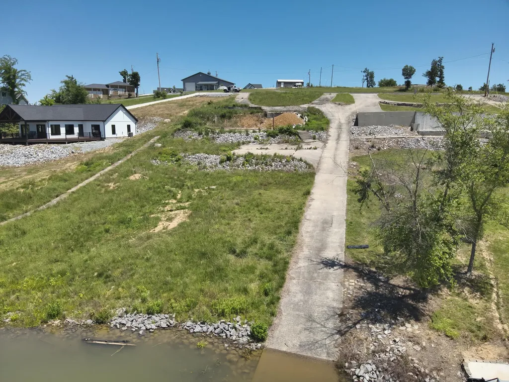 551 Sherwood Drive Gilbertsville KY 42044