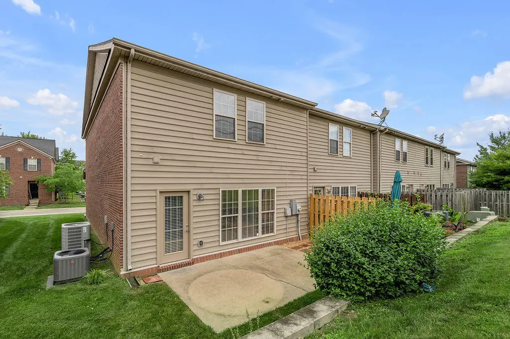 4464 Stuart Hall Boulevard Lexington KY 40509