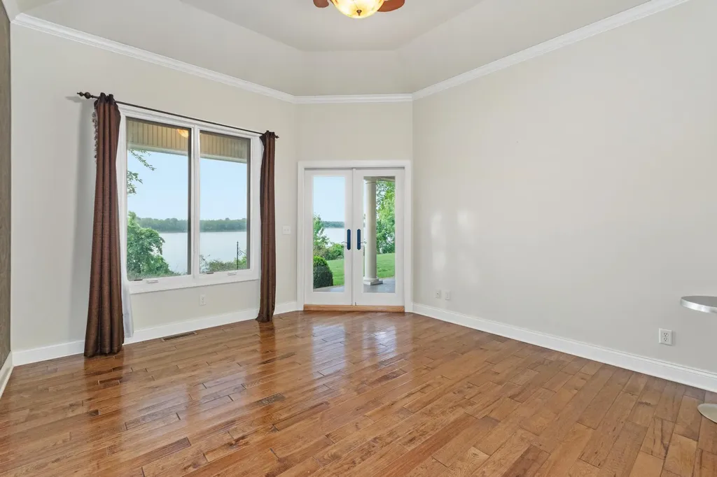 250 Spyglass Drive Ledbetter KY 42058