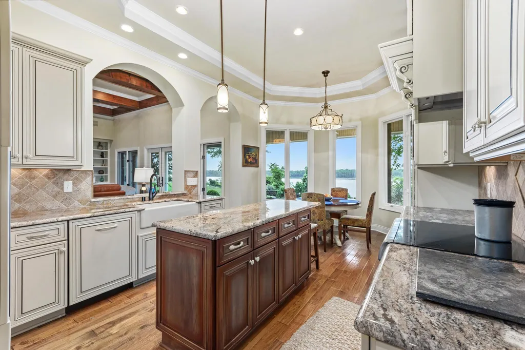 250 Spyglass Drive Ledbetter KY 42058