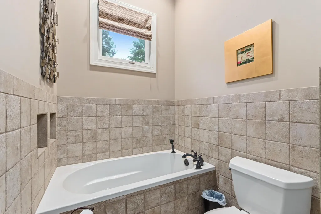 250 Spyglass Drive Ledbetter KY 42058